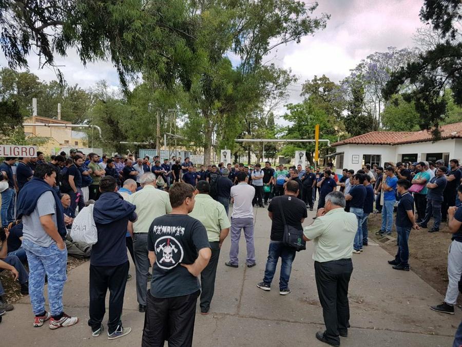 asamblea en fábricas militares by villamariaya (1)