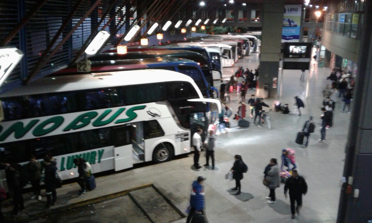 terminal de omnibus turismo by moni hernandez (1)