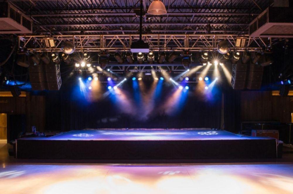 Escenario vacío gentileza
