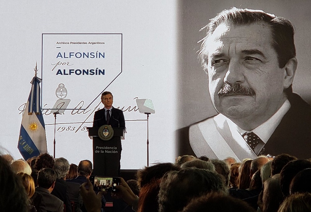 Homenaje a Alfonsín