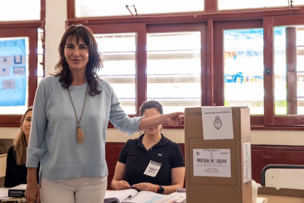 De la Sota votando gentileza