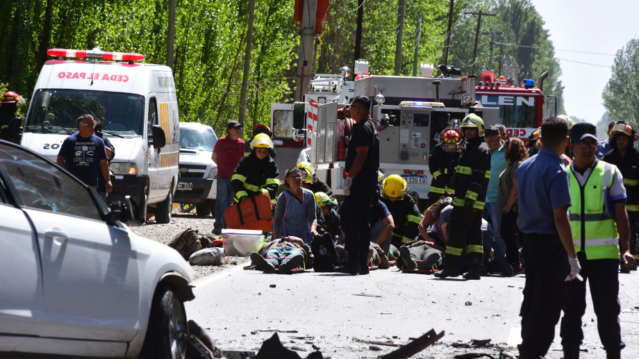Accidente en Río Negro by Río Negro césar Izza