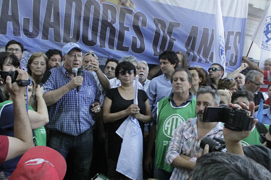 Multitudinariamarcha hacia el Anses en contra de la reforma laboral Foto de Diego Roscop (6)