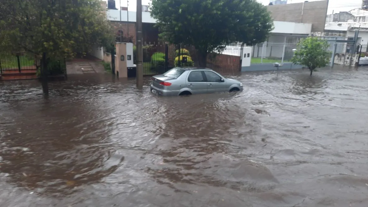 Fuerte lluvia Alto Verde gentileza Andy Ferreyra
