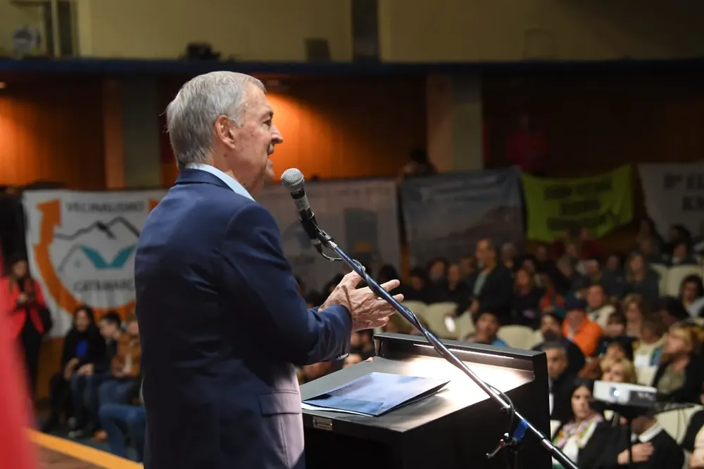 schiaretti en el congreso de centros vecinales