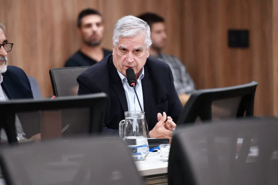 carlos gutierrez