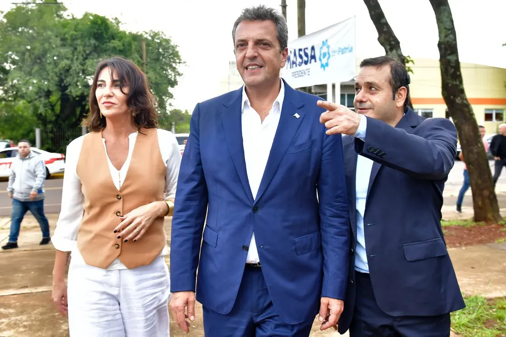 massa con natalia de la sota en misiones (1)