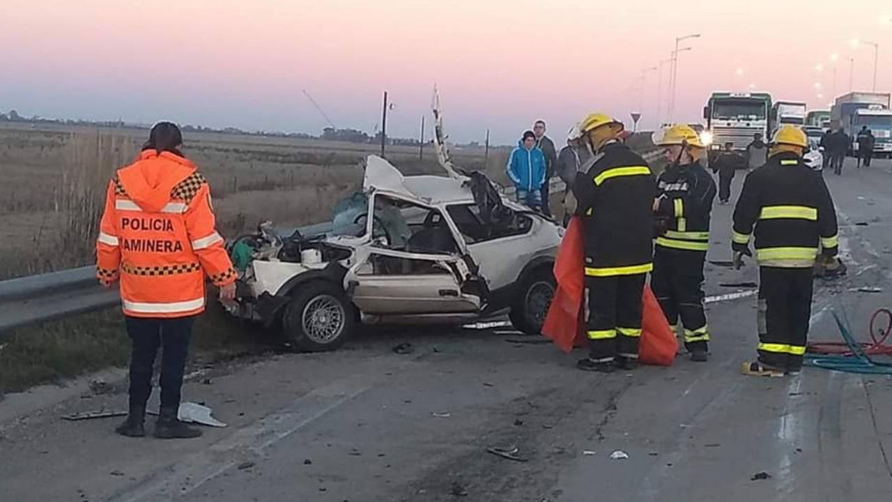 Accidente fatal en Leones: murió al impactar su auto contra un camión