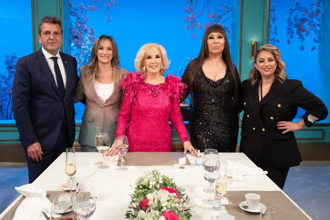 Sergio Massa en la mesa de Mirtha Legrand (Twitter Mirtha Legrand) 2