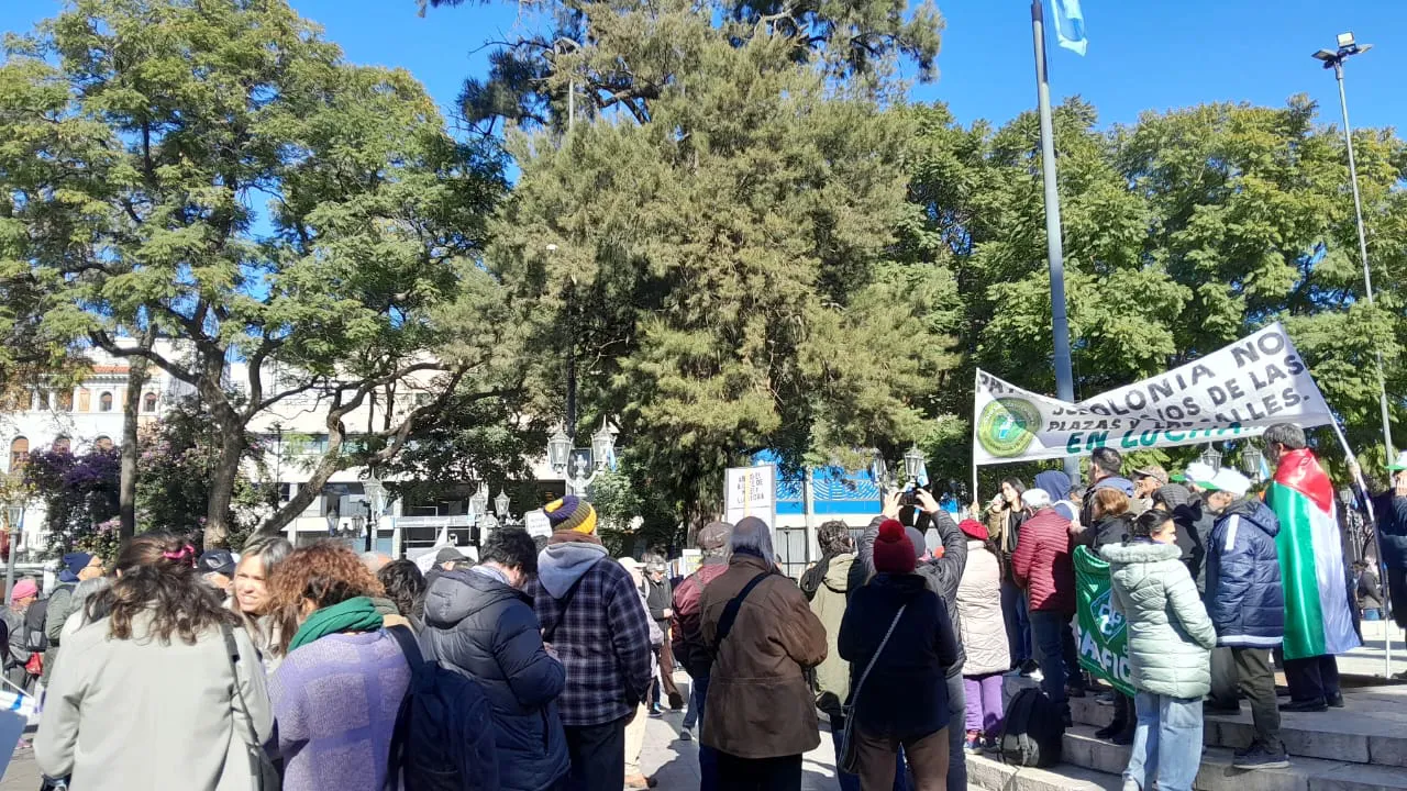 cooperativas y medios comunitarios ronda de jubilados by LNM