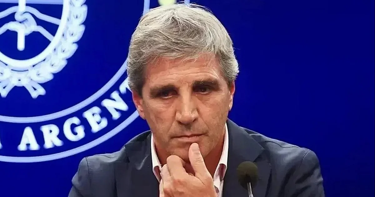Luis Caputo preocupado
