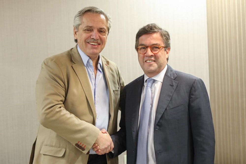 Alberto Fernández y el presidente del Banco Interamericano de Desarrollo, Luis Alberto Moreno.