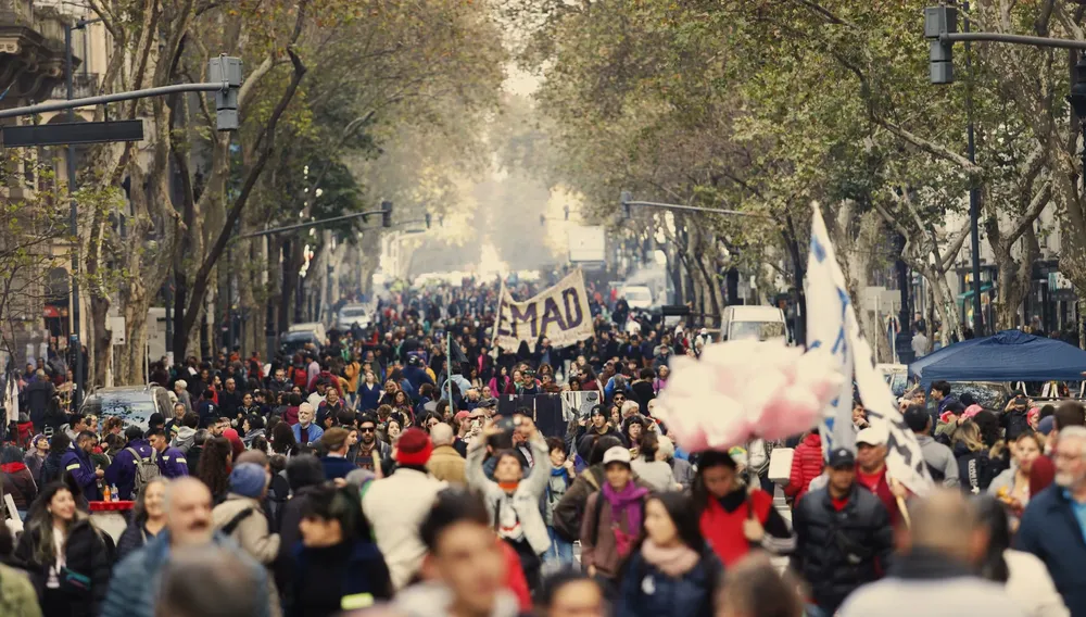 Marcha de jubilados con adhesiones frente al Congreso (NA)