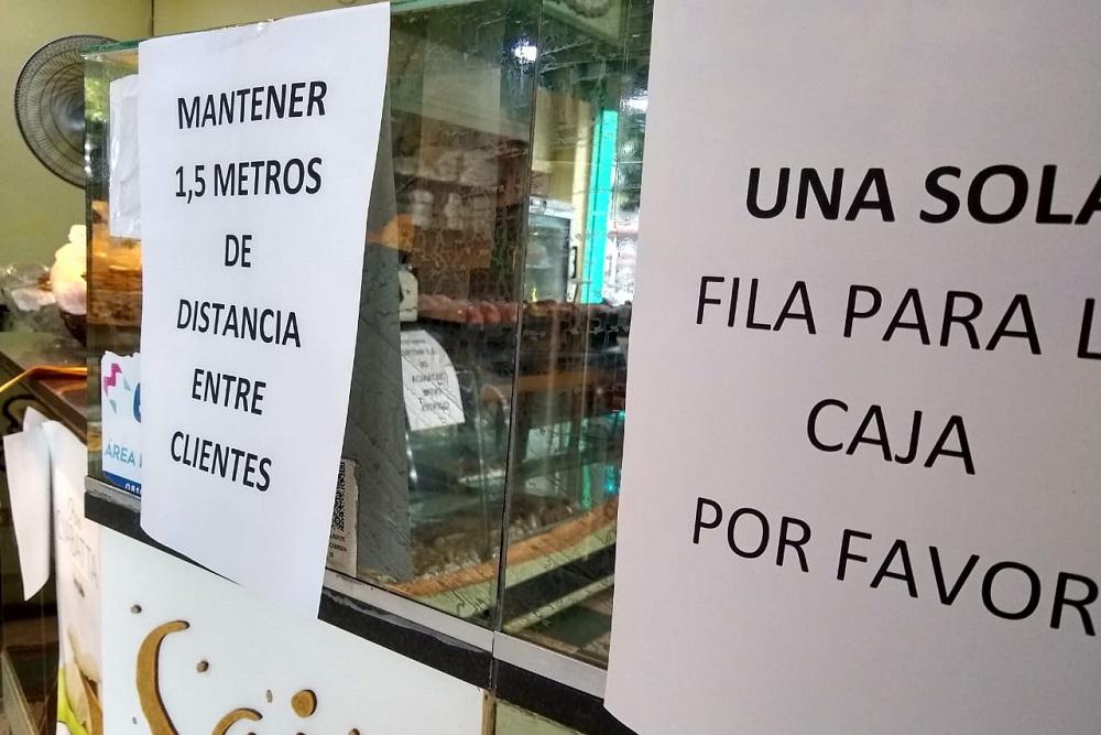 distancia comercio panaderia coronavirus by Igna LNM